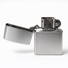 2004 BRUSHED CHROME ZIPPO LIGHTER BRADFORD PA. MADE IN USA
