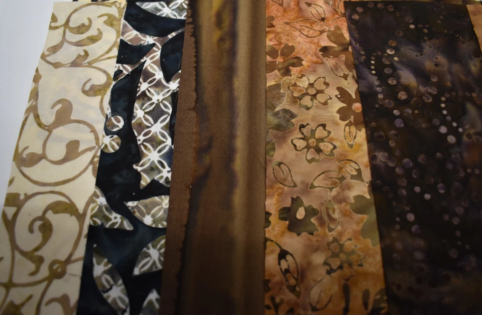 Lote 12 Tela Algodón Cuadrada 9-1/2" X 9-1/2" Marrón Batik Floral Fondo Tonal Foto 4 de 4