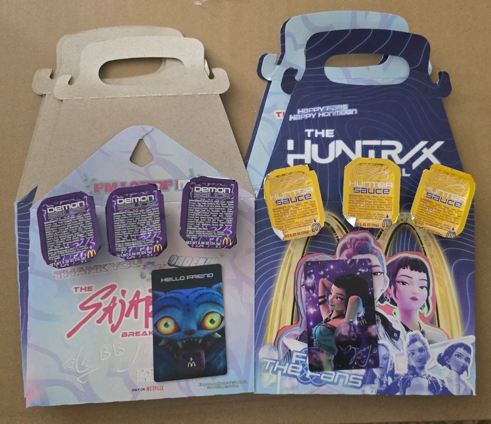 McDonald's x KPop Demon Hunters HUNTRIX Meal BUNDLE Holographic