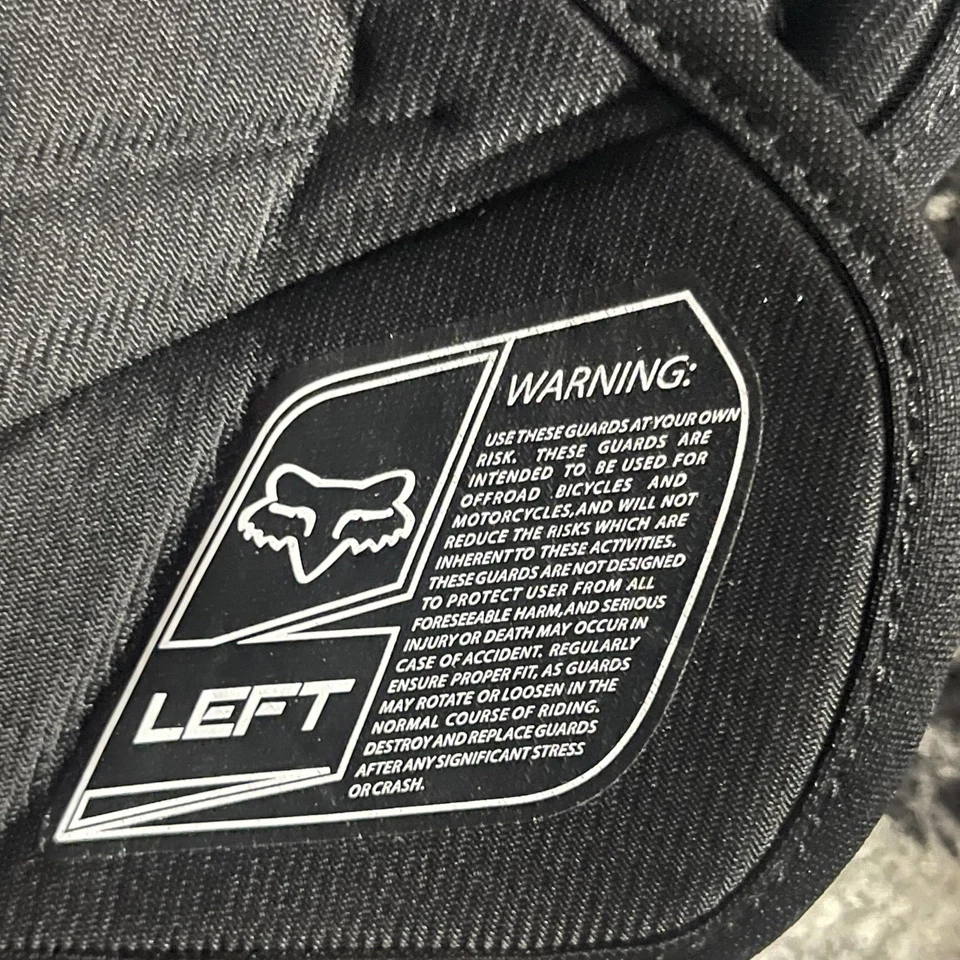 Par de espinilleras Fox Racing Titan Pro para adultos negras talla única motocross MTB Foto 3 de 4
