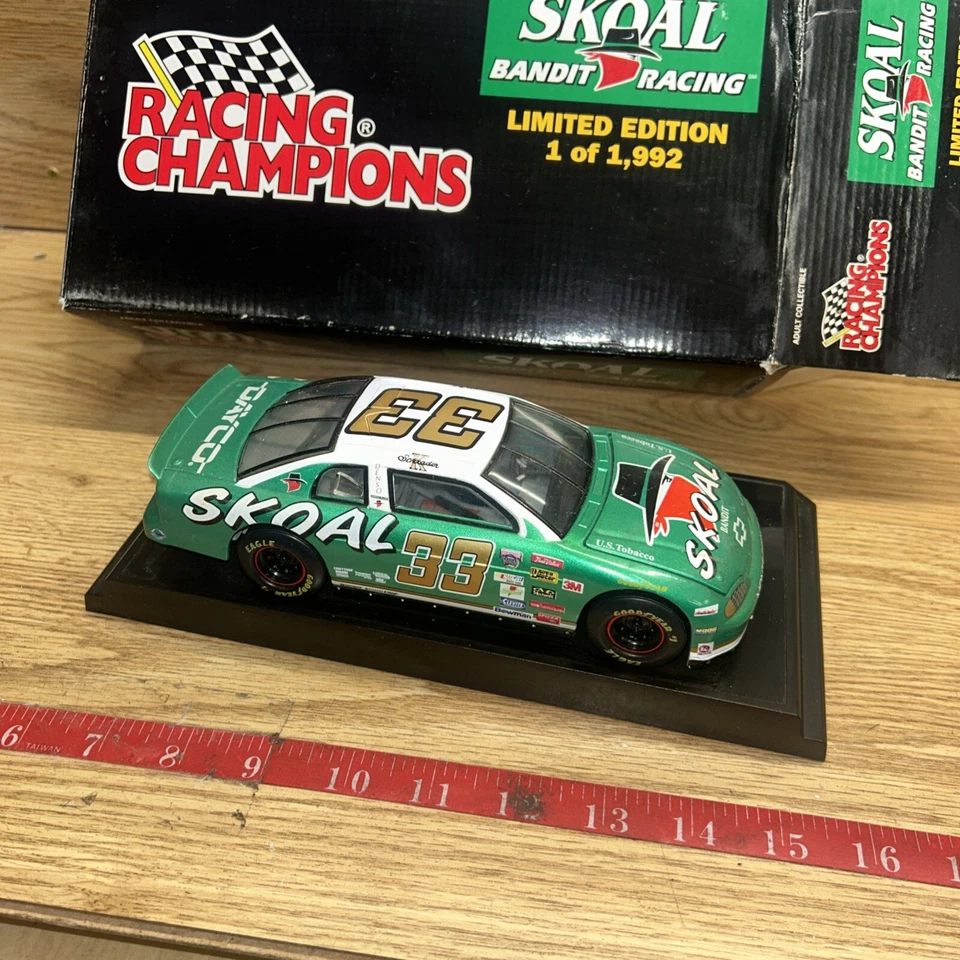 Ken Schrader Skoal Bandit Racing Champions Diecast Car Limited Edition 1 of 1992 - Image 3 of 3