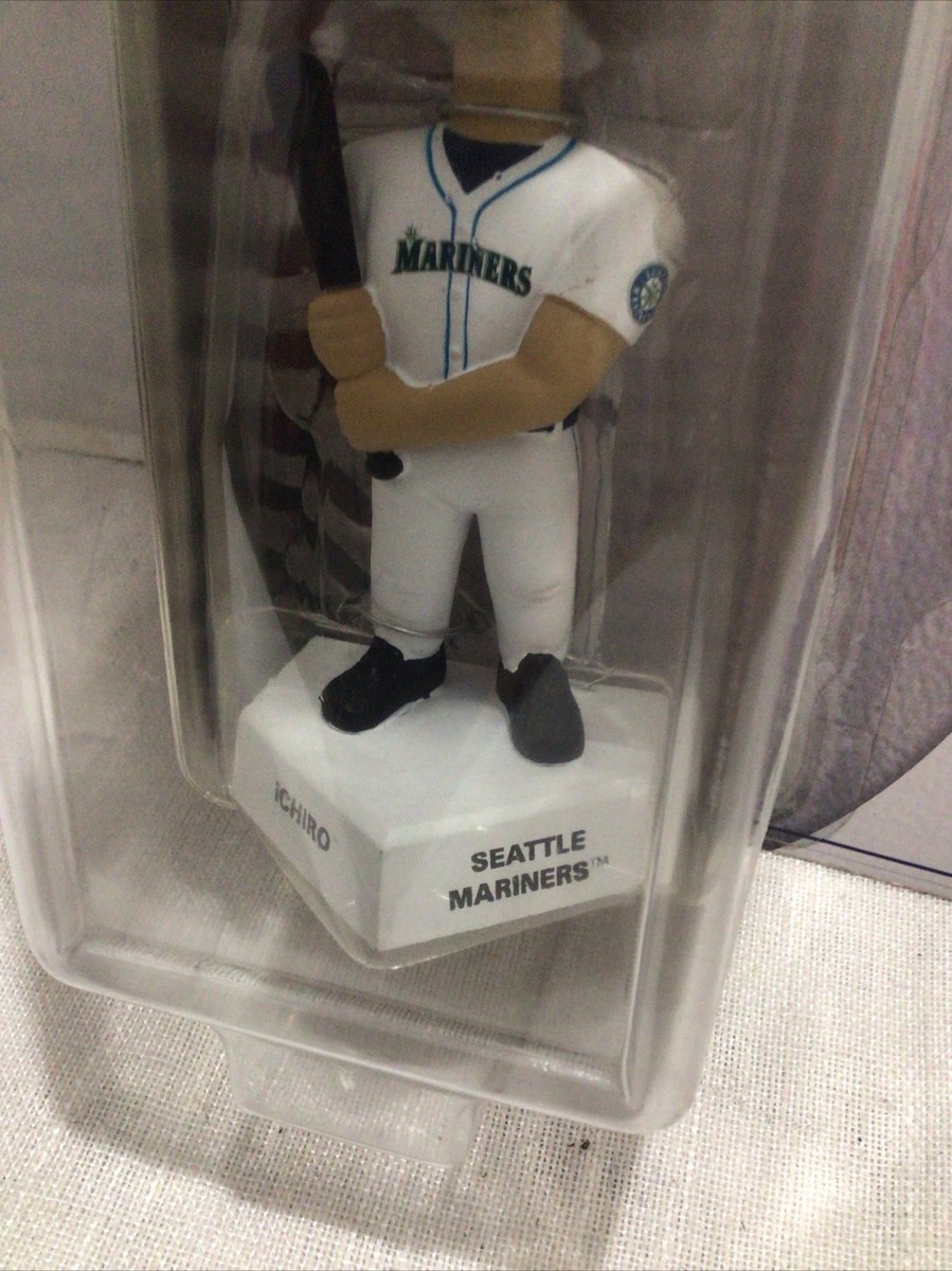 Upper Deck Playmakers Ichiro Suzuki Bobblehead 2002 MLB Edition
