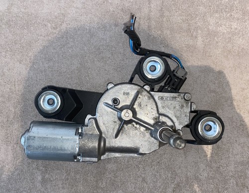 Ford Focus III 1.6TDCi Bj.12 / Wischermotor hinten BV6117K441AA 0390201205 #115