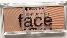 ESSENCE Light Up Your Face Luminizer Palette Brand New- Discontinued