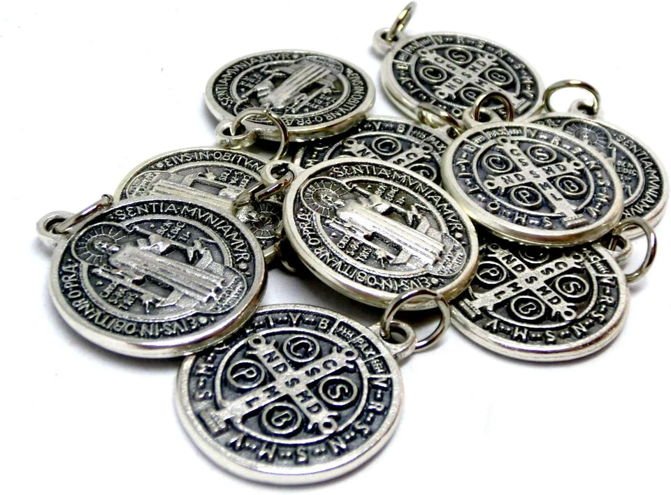 60.048.30 Medaglia Di San Benedetto Con Anello Argento 10 Medaglie Da 20 Mm 2 Cm - Immagine 3 di 4