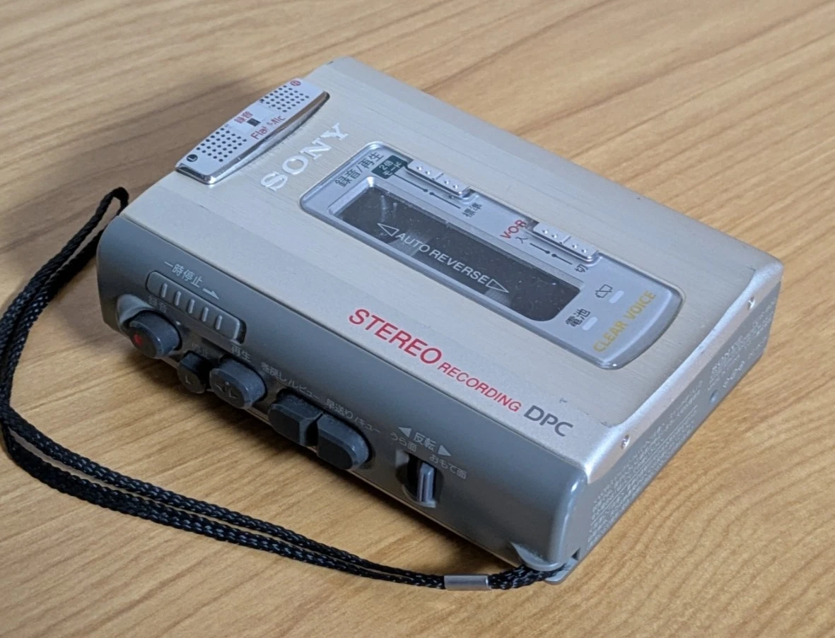 SONY TCS-600 WALKMAN Stereo Cassette Tape Recorder Player Working