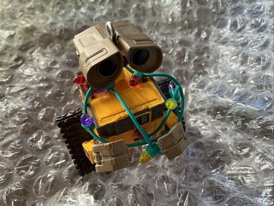 2008 RARE Hallmark Ornament Deck the Planet! WALL-E with Christmas Lights, NEW