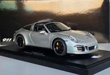 Porsche 911 (991) Targa 4S Mayfair GB Edition Silver 2015 1/18 Spark WAX02100011