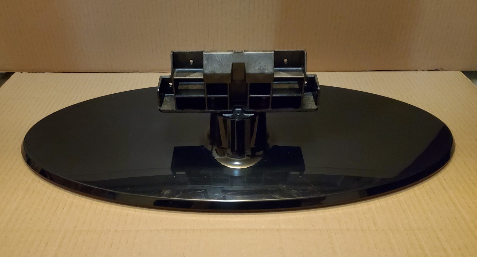 Samsung LN40A450C1HXZA TV Stand Base - Complete with Screws