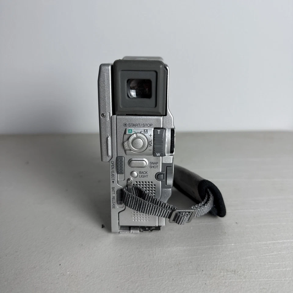 Видеокамера цифровая видеокамера JVC GR-DVM90U Mini DV НЕПРОВЕРЕННАЯ - Изображение 3 из 4