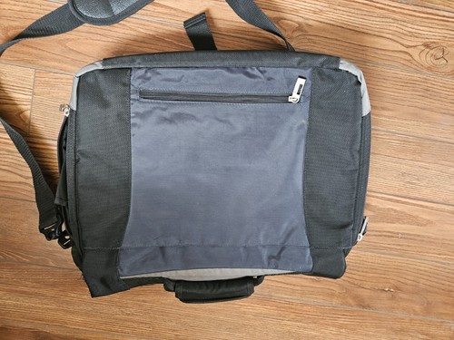SOLO 17" Laptop Messenger Bag Black/Blue/Grey PT920-5 - Picture 7 of 7
