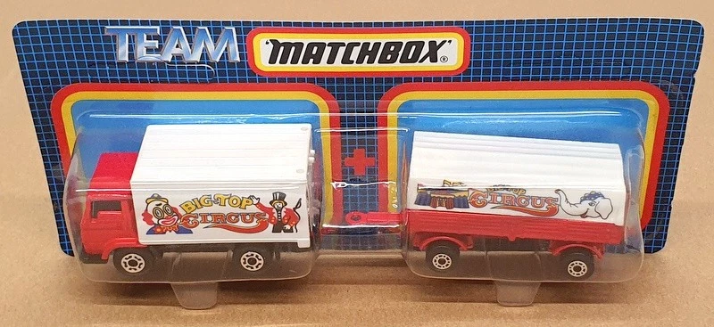 Matchbox escala 1/77 16099 - Dodge camión y remolque (Big Top Circus) rojo/blanco Foto 4 de 4
