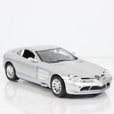 MOTOR MAX Modellauto Mercedes SLR McLaren - Silber Maßstab 1:24