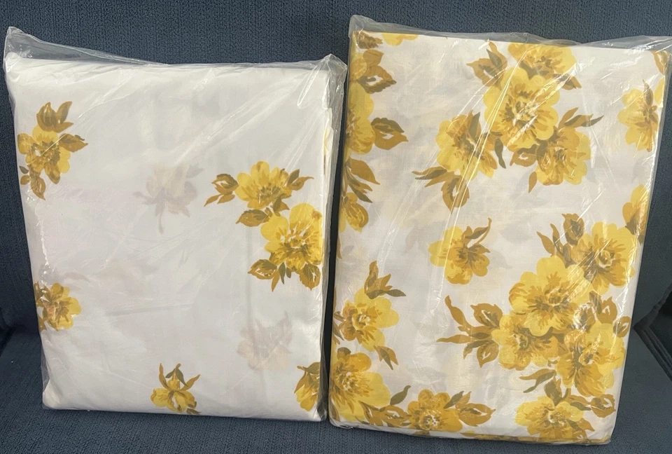 Vintage 70s Sears Blossom Yellow Floral Double Full Sheet Set Flat Fitted 2 PCS - Image 4 of 4