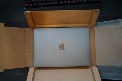 Apple MacBook Air 13.3'' (256GB SSD, Apple M1, 8GB RAM) Laptop
