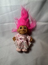 RUSS Troll SWEET SIXTEEN SASH Rosa Pelo Rosa Vestido Figura Muñeca Juguete Años 90 De Colección