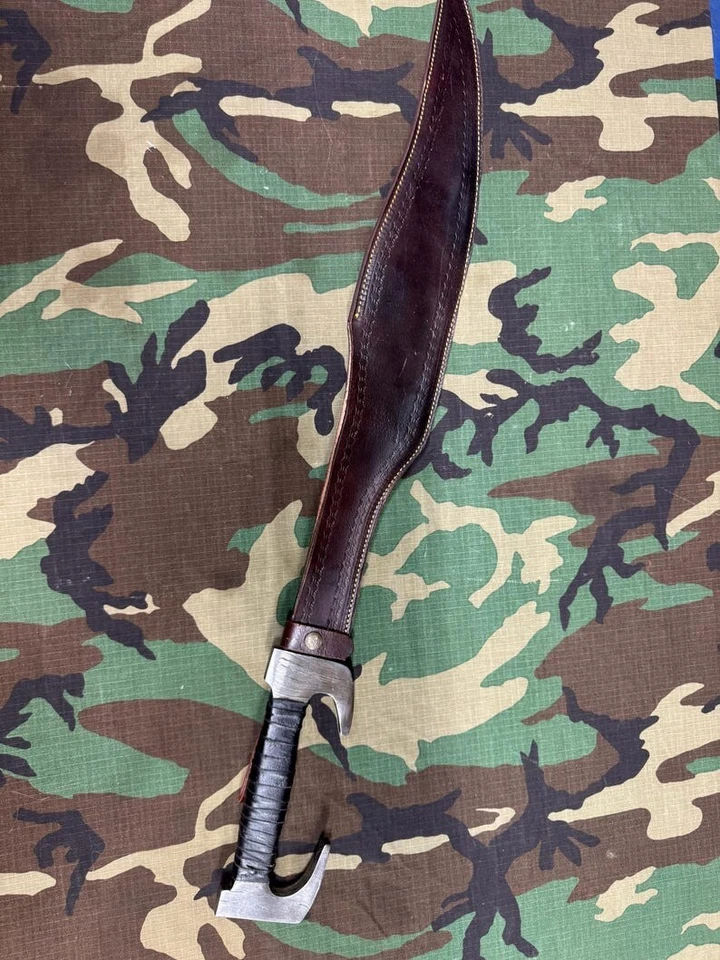 Handmade Forged Damascus King Leonidas 300 Spartans Sword with Sheath full tang - Image 3 of 4