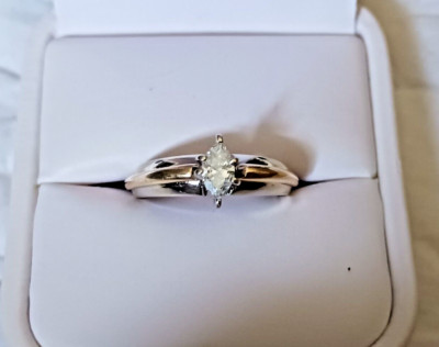 14 Karat Bicolor Gold Marquise Solitär Diamant Ring