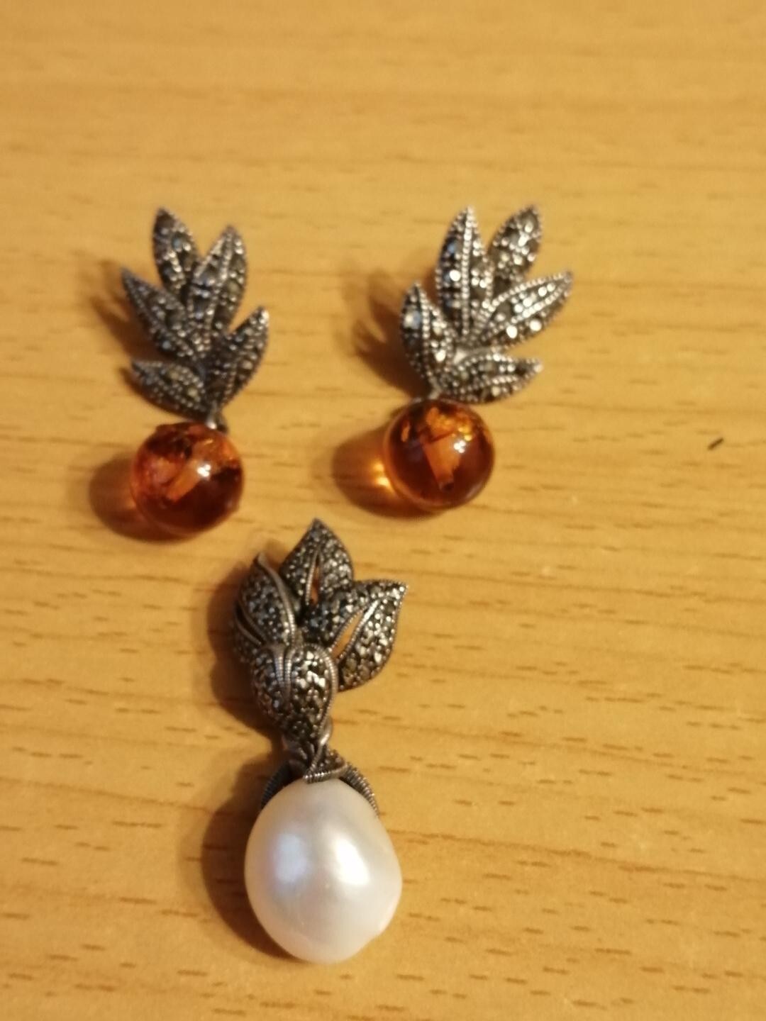 Elegant Real Pearl Pendant with Silver Amber Earrings Set