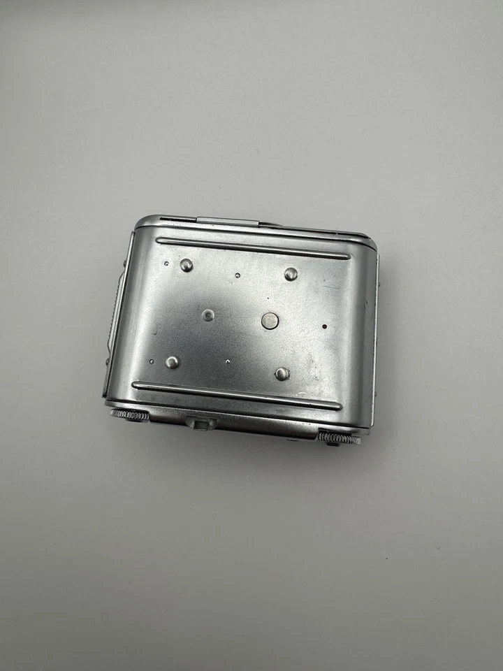 Cámara miniatura Tessina 35 mm con herramienta de reabastecimiento Foto 4 de 4