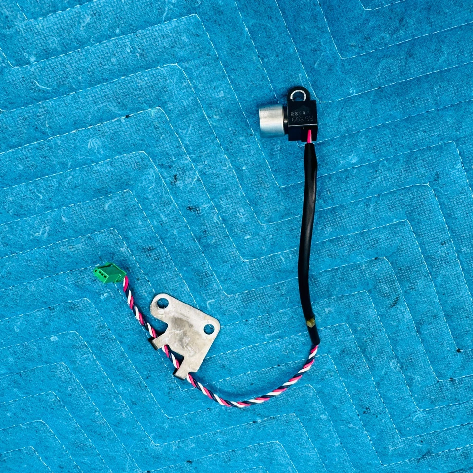 Sensor de velocidad de transmisión Infiniti M56 2011-2013 OEM Foto 3 de 4