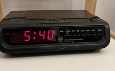 Vintage Woodgrain General Electric, GE AM/FM 7-4613D Alarm Clock Radio TESTED
