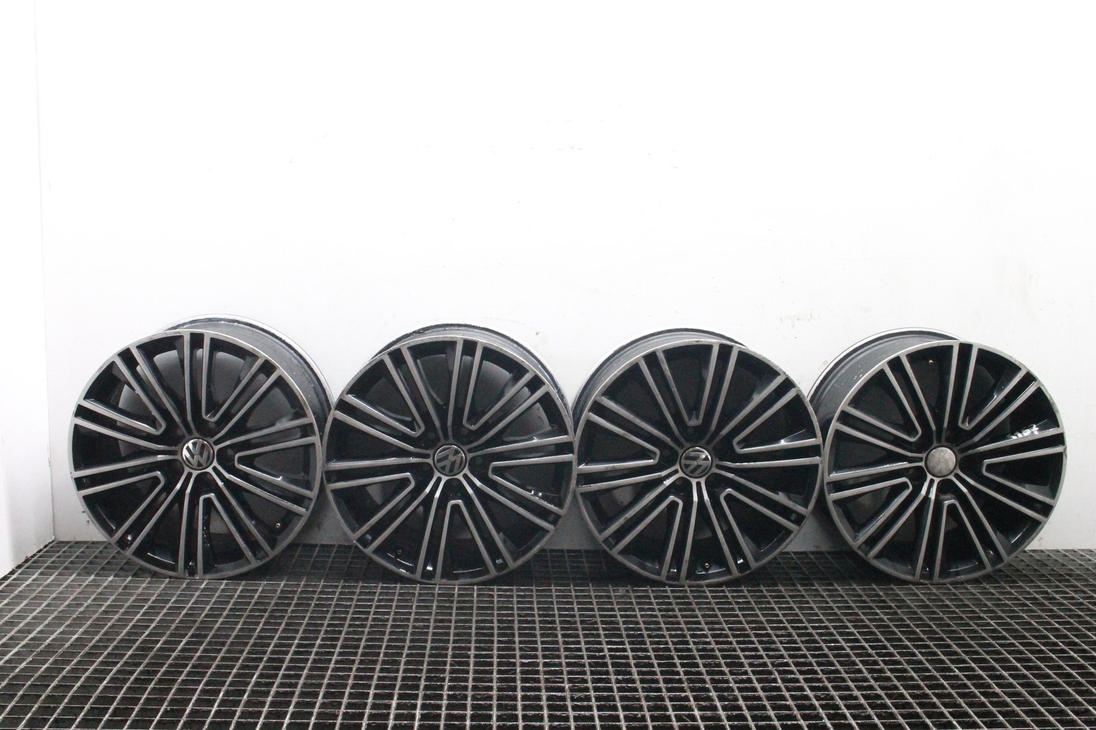 SEAT ARONA KJ7 Alloy Wheel Set 3AA601025L 18inch 1.0 Petrol 85kw 2020