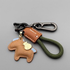 Handmade cowhide car keychain pendant, exquisite and simple