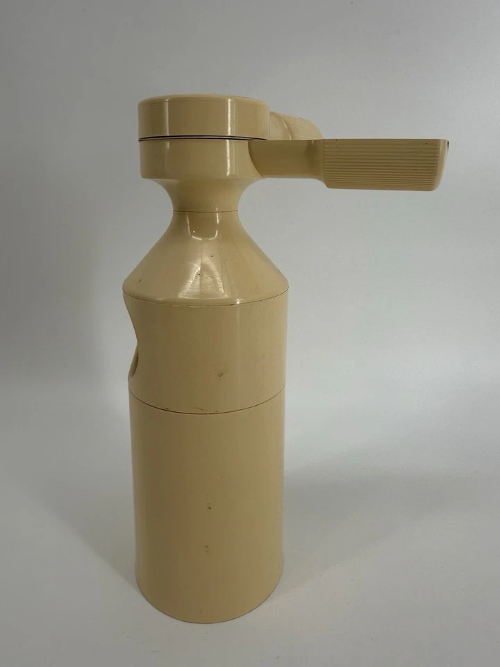 Rare Vintage 1980s Tom David Unicorn White Salt Grinders - Image 3 of 4