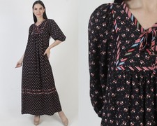 Vintage 70s Black Calico Dress Long Prairie Peasant Boho Wedding Pockets Kaftan