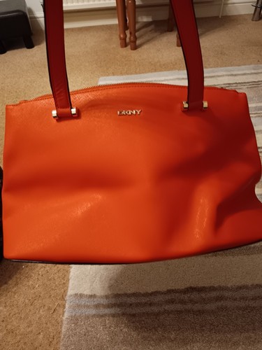 GENUINE DKNY SALMON COLOUR TOTE BAG WITH MANY POCKETS. - Picture 6 of 20