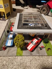 Menards Mustang Sally's Restoration Shop O Gauge LED Building Set 279-4032 