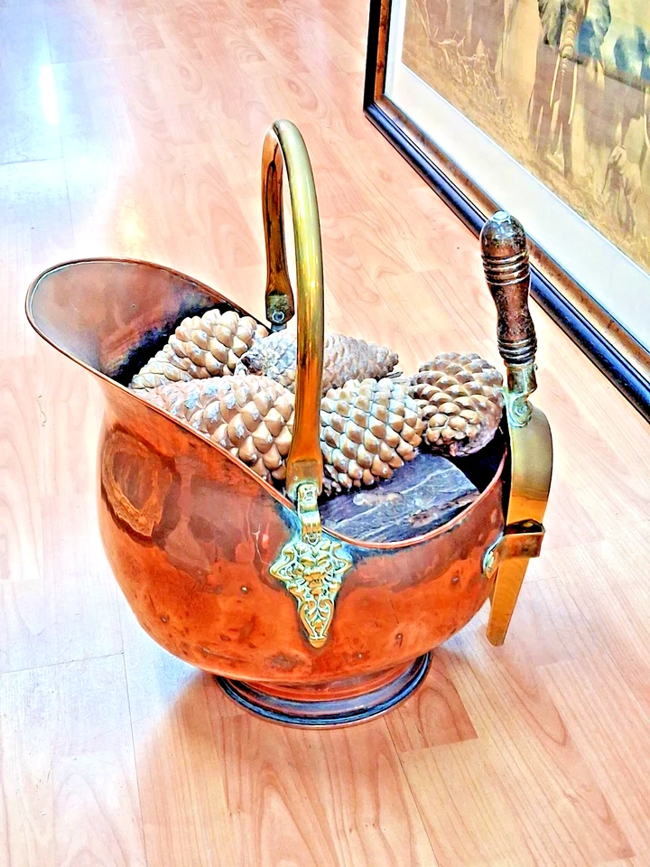 Copper Coal Scuttle with Shovel / Brass Handle and Shovel - Image 2 of 4