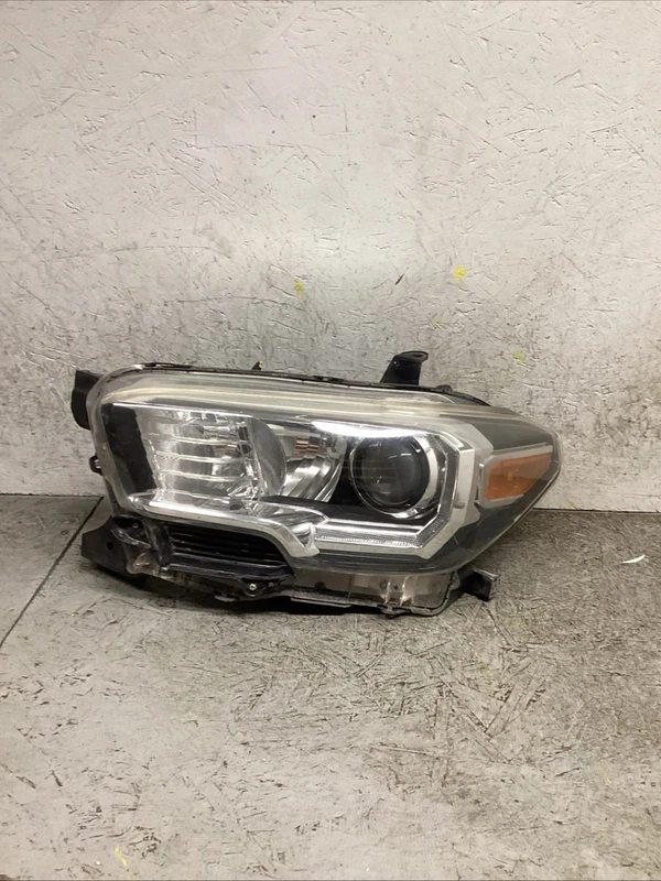 2016-2023 TOYOTA TACOMA LEFT LH DRIVER SIDE HEADLIGHT HALOGEN W/DRL 8115004270
