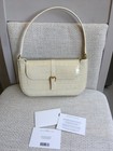 NEU BY FAR Miranda Schultertasche Kroko-Prägung Leder cremefarben