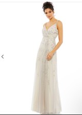 Mac Duggal Floral Embroidered Beaded A Line Gown Size 8 NWT beige Multi 9141