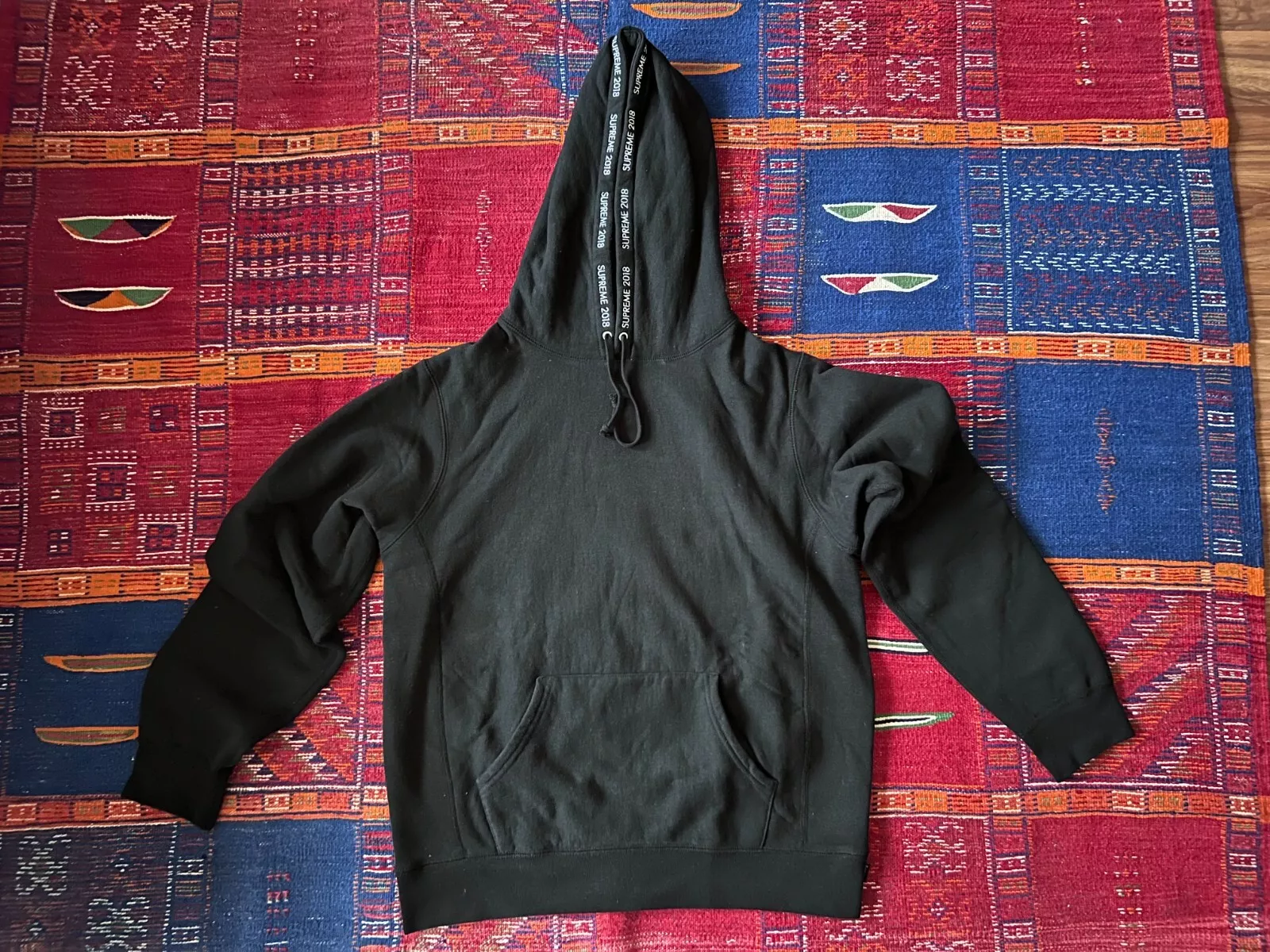 Sweat à capuche Supreme Channel de S/S 2018 en noir   100% authentique