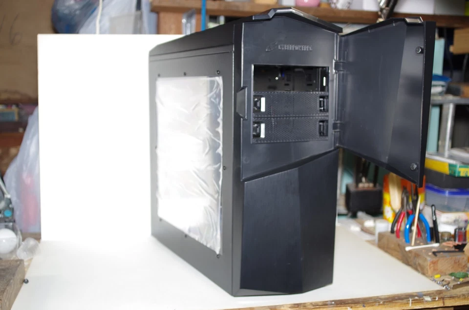 Full Tower Gigabyte  Gaming Computer Case, Fits Different Motherboard Types  - Image 3 of 4