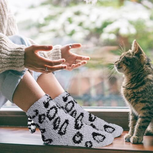 Girls Cute Cat Fuzzy Socks with Cat Paw Grippers Women One Size Grey Cat2 - Imagen 3 de 7