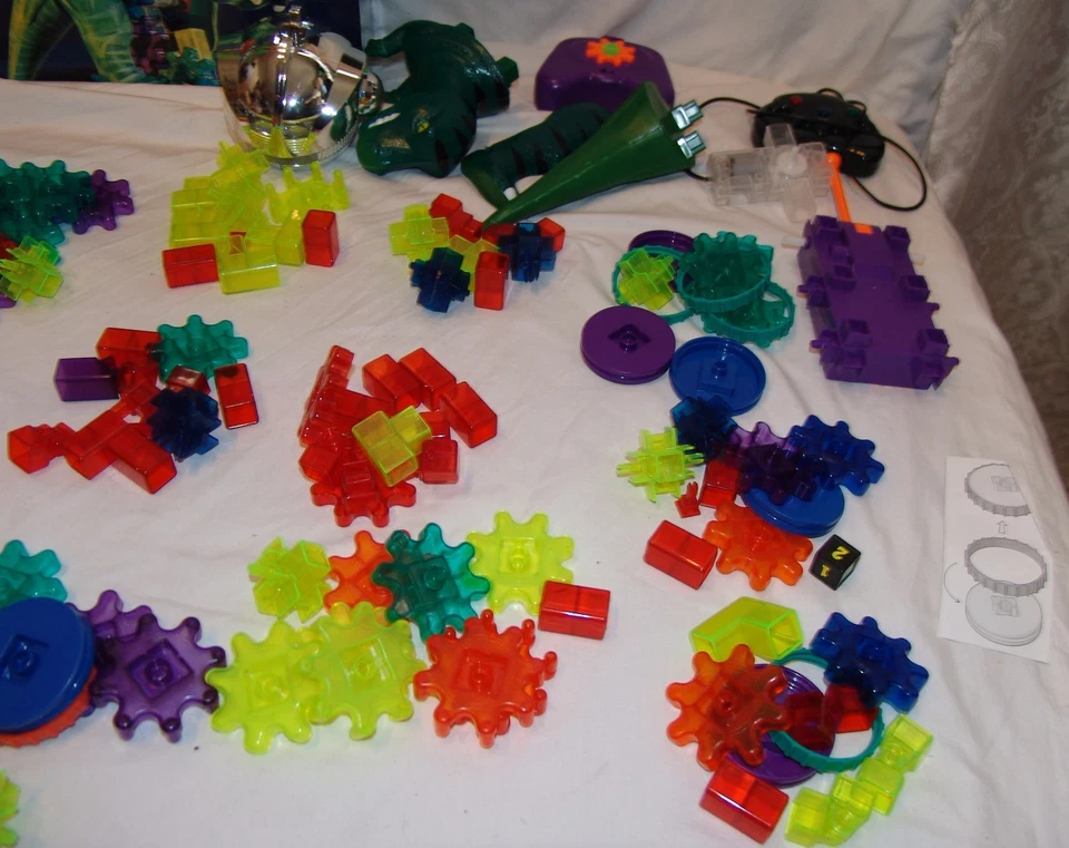 Gears Gears Gears Remote Control Illuma-Bot Sonic T-Rex Building Set Toys Lot - Image 4 of 4