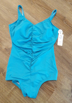REDUCED Paradise Bay Womens 18 1-Pc Lined Swimsuit w/Bra Up to D Cup Hip Min