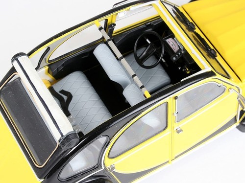 Revell - Citroen 2Cv Charleston 1/24 07095 - Picture 5 of 9