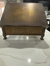 Hermoso soporte de libro bíblico misal latón antiguo ornamentado de la Iglesia Católica