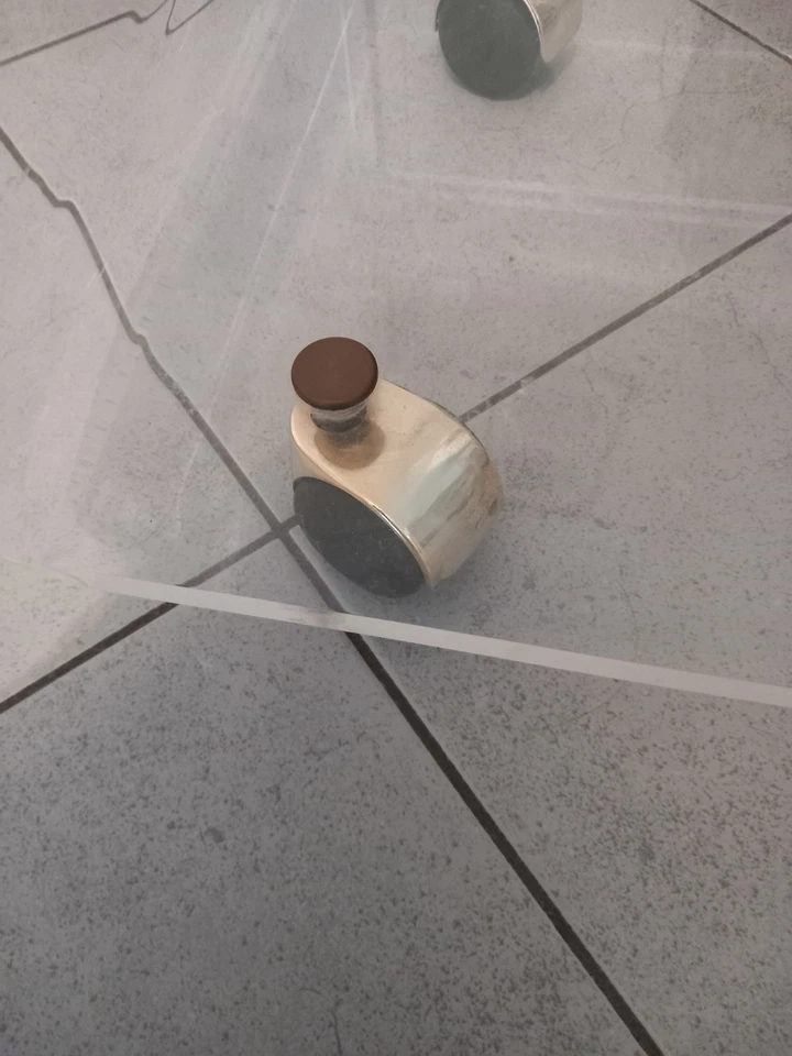 Table Basse En Plexiglas David Lange Les Invisibles Du Marais - Photo 2/4