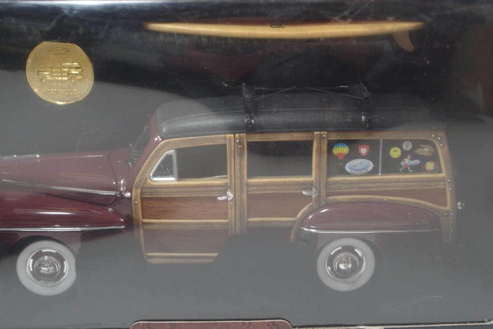 ROAD SIGNATURE SERIES 1948 WOODY WAGON REAL WOOD PANEL MIB 1/18 SCALE - Image 2 of 4