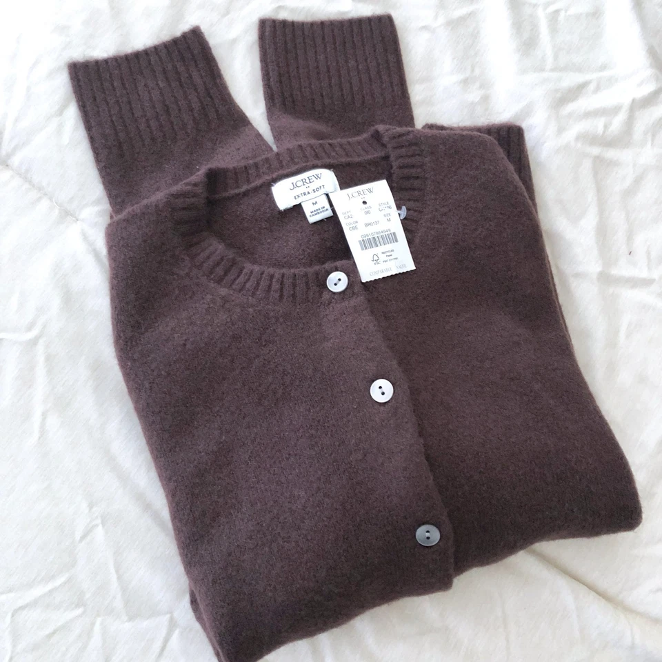Cardigã suéter J.Crew tamanho M de fábrica novo com etiquetas fio extra macio marrom cacau baga - Imagem 4 de 4