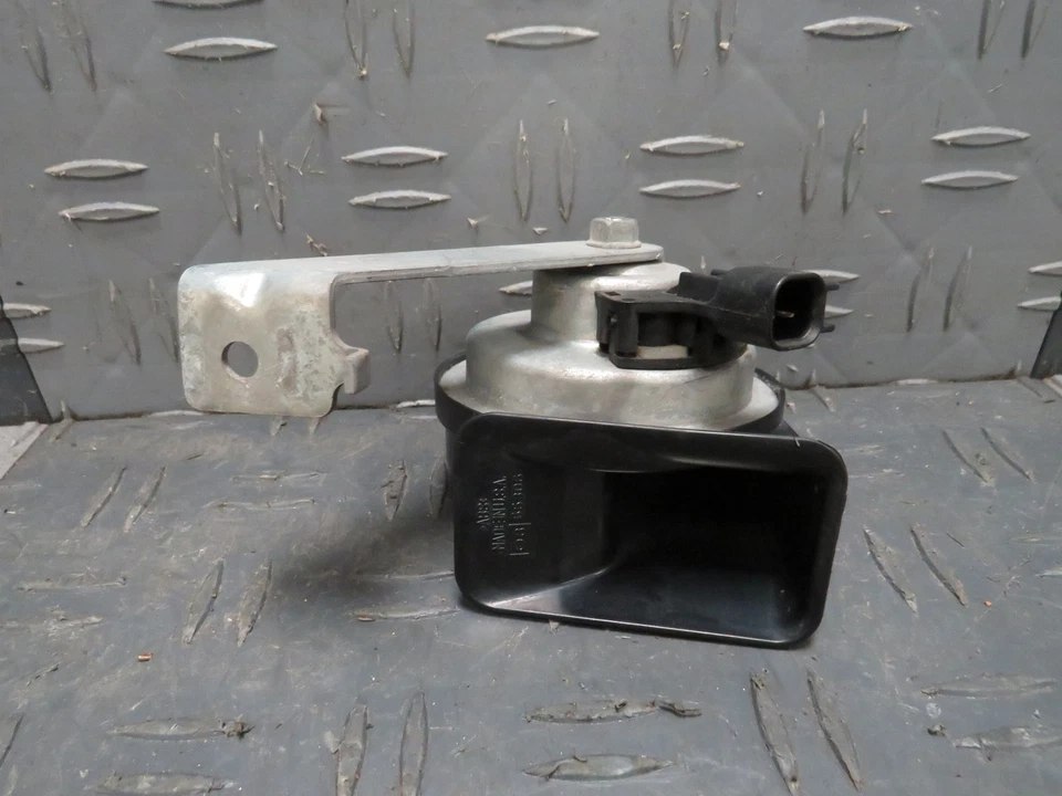 Cadillac Escalade ESV 2003-2014 bocina High Note OEM 15172410 Foto 2 de 2