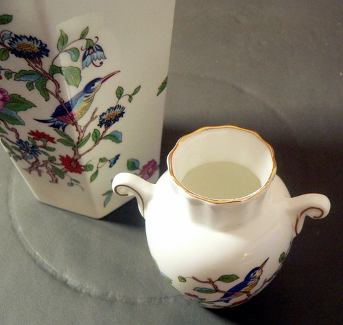 Vintage Aynsley Pembroke Vase 7" (18cm) Plus Smaller Pembroke Posy Vase 3" (8cm) - Picture 3 of 7