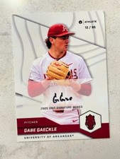GABE GAECKLE 2025 ONIT Arkansas Razorbacks Baseball White On Card AUTO # 12/95