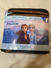 Frozen 2 Royalty Fierce Super Cozy Twin/Full Blanket 62 in x 90 in 551 